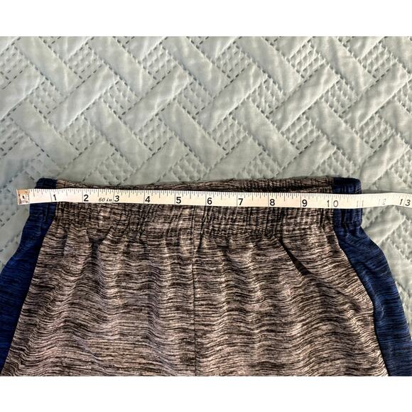 PRO ATHLETE PERFORMANCE YOUTH GRAY AND BLUE BASKETBALL SHORTS SIZE 10/12 - Picture 4 of 5